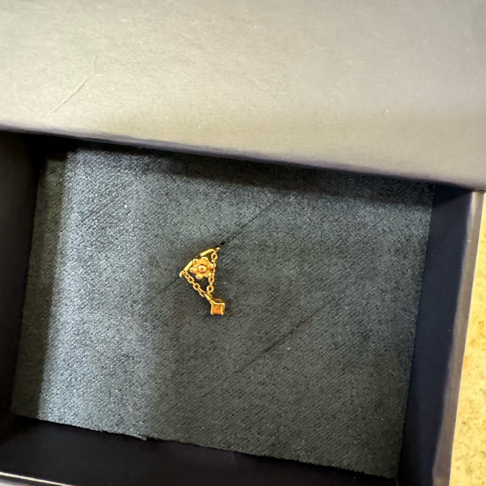 SOLD!! Maria Tash Prong Set Diamond Drape Threaded Stud Earring - Picture 10 of 12